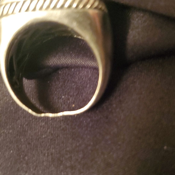 925 ring with turquoise center stone.  Size 5 & a half - Picture 5 of 5